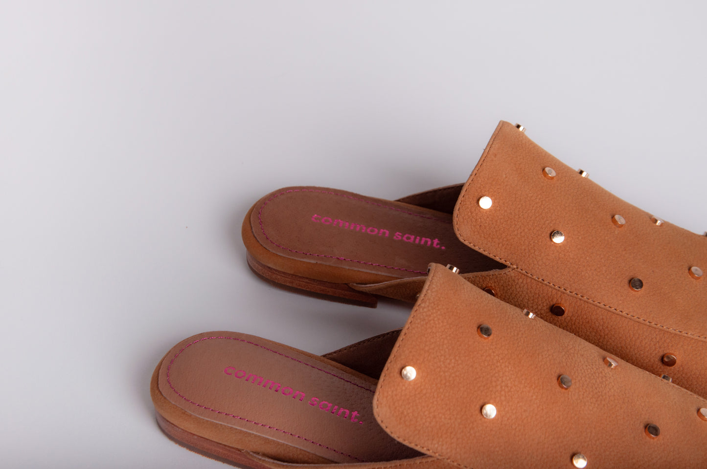 The Rhythm Mule - Camel with Gold